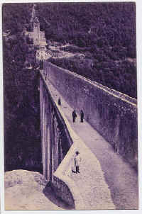 Spoleto  il ponte.jpg (50100 byte)