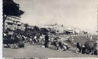 Cannes, promenade de la croisette 1957.jpg (45081 byte)