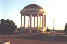 GAZEBO.jpg (49080 byte)