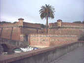 Fortezza nuova ingr..jpg (41340 byte)