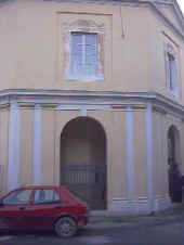 Chiesa sconsacrata0.jpg (38823 byte)