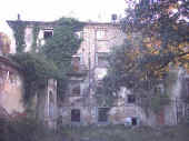 Villa.jpg (90110 byte)