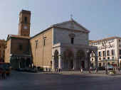 duomo2.jpg (30740 byte)