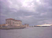 scoglio della regina1.jpg (29627 byte)