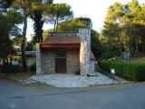 Chiesa Arch. Michelucci - Lagoni del Sasso Pisano.jpg (211241 byte)